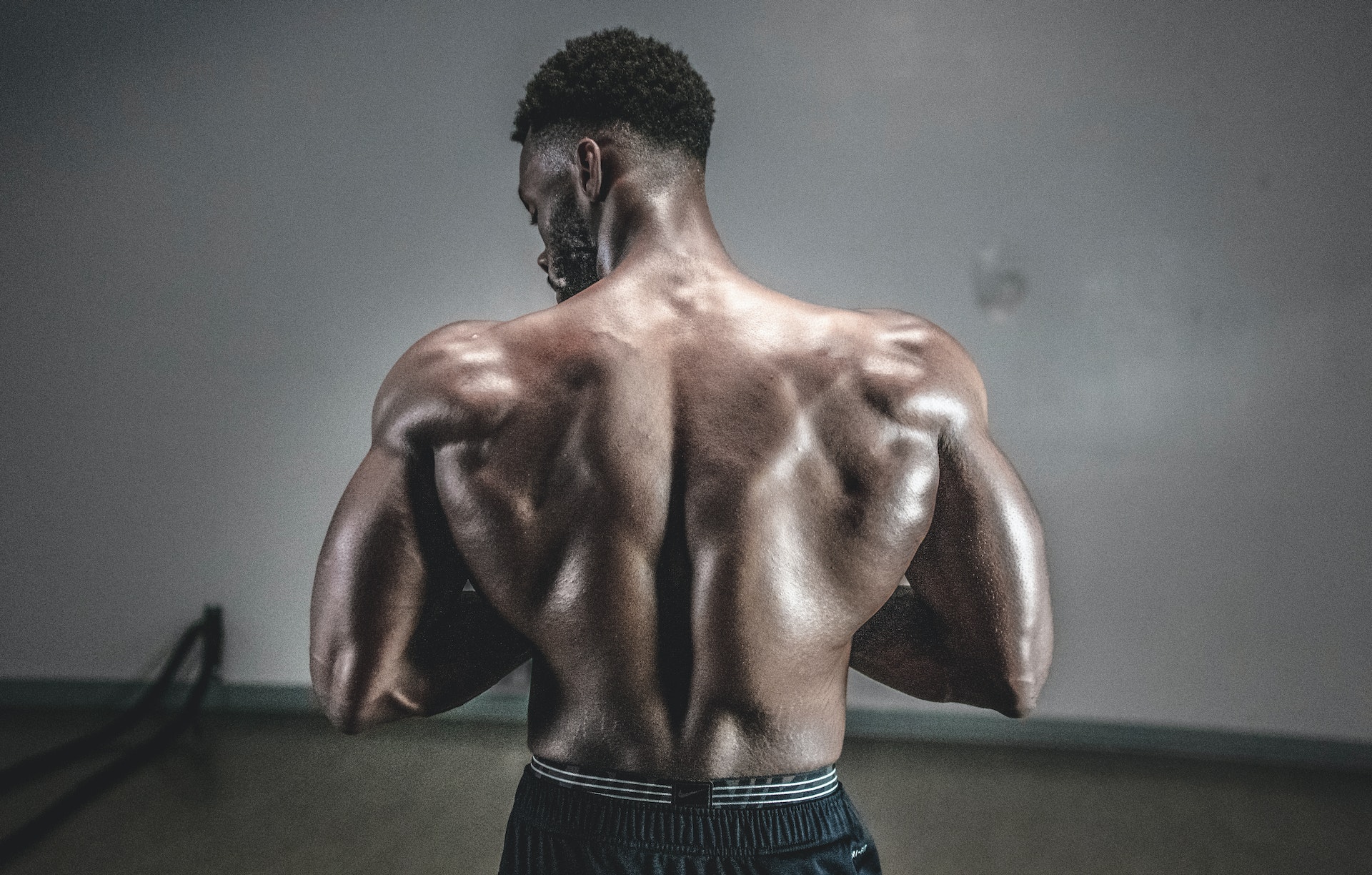 How to get wider shoulders without weights