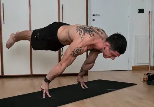 4 fingers planche