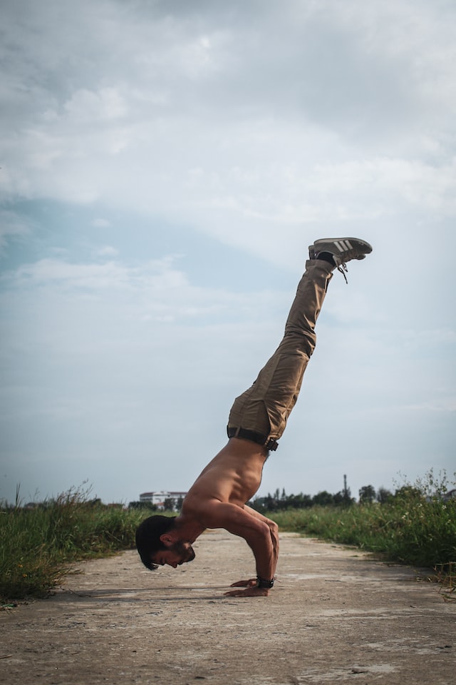 how to do handstand push ups